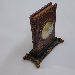 Anticque decoration bible 📖